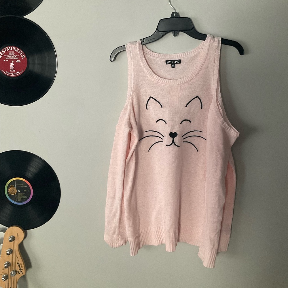 Hot Topic pink cut out shoulder sweater w/ cat face size M